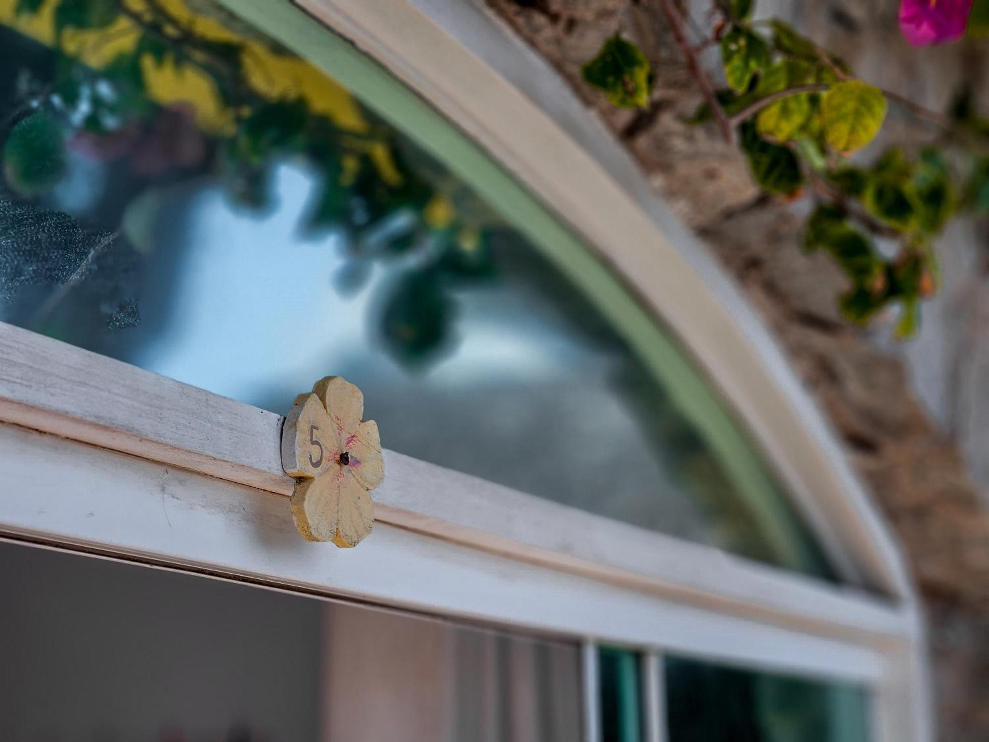 Hotel Bella Vista Ocean View Búzios Zewnętrze zdjęcie A window latch