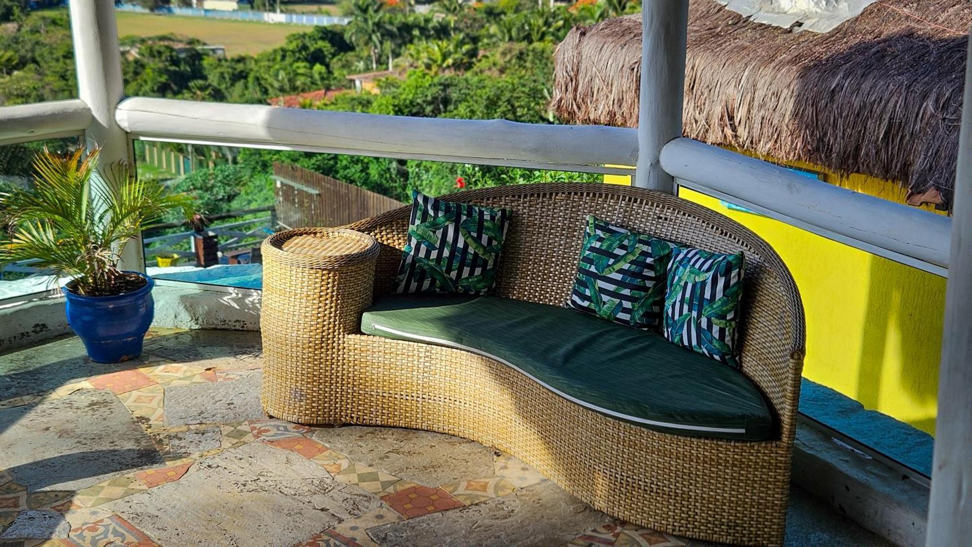 Hotel Bella Vista Ocean View Búzios Zewnętrze zdjęcie A rattan sofa
